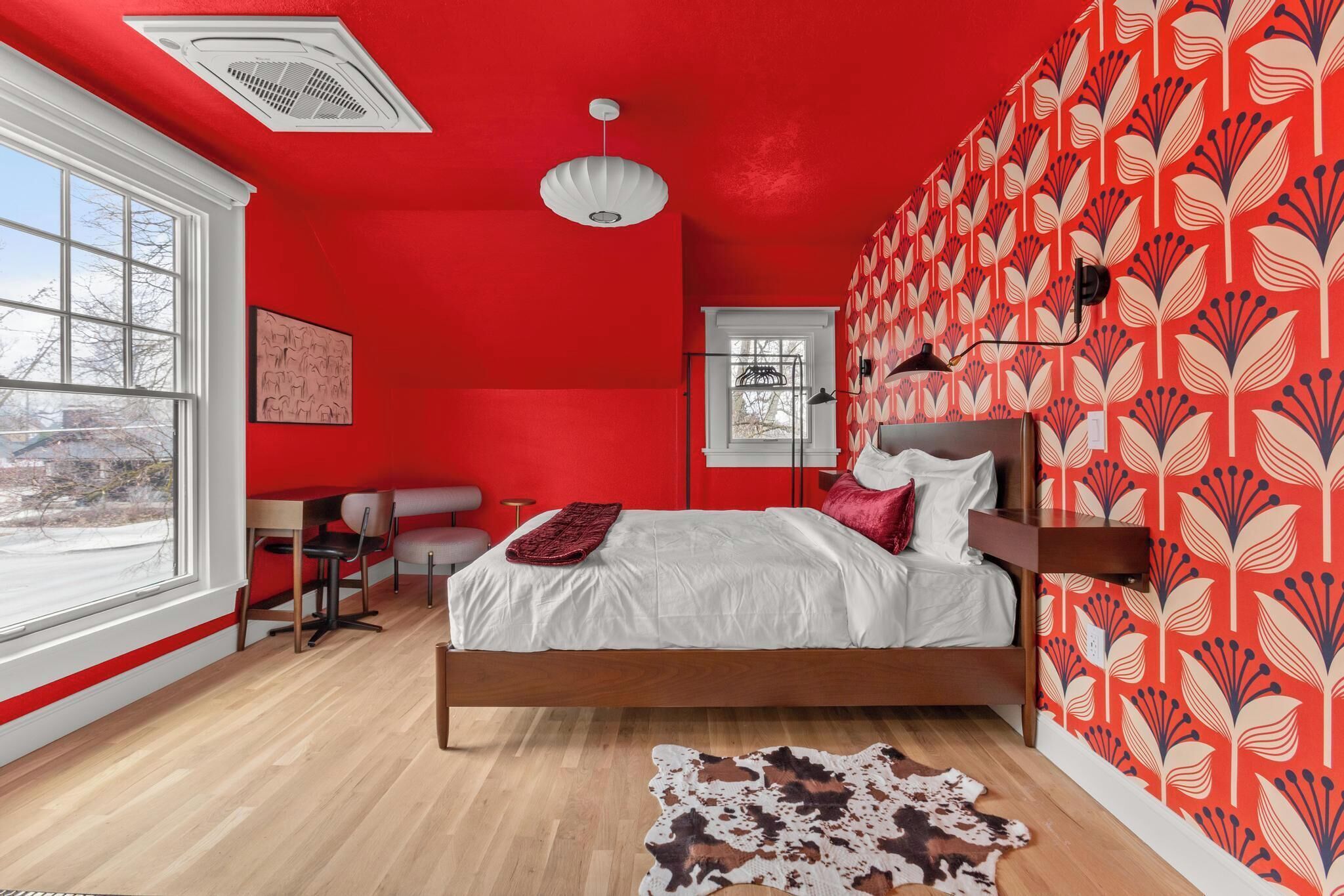 ダブルルーム クイーンベッド 1 台 | エジプト綿のシーツ、高級寝具、羽毛の掛け布団、客室ごとに異なる装飾