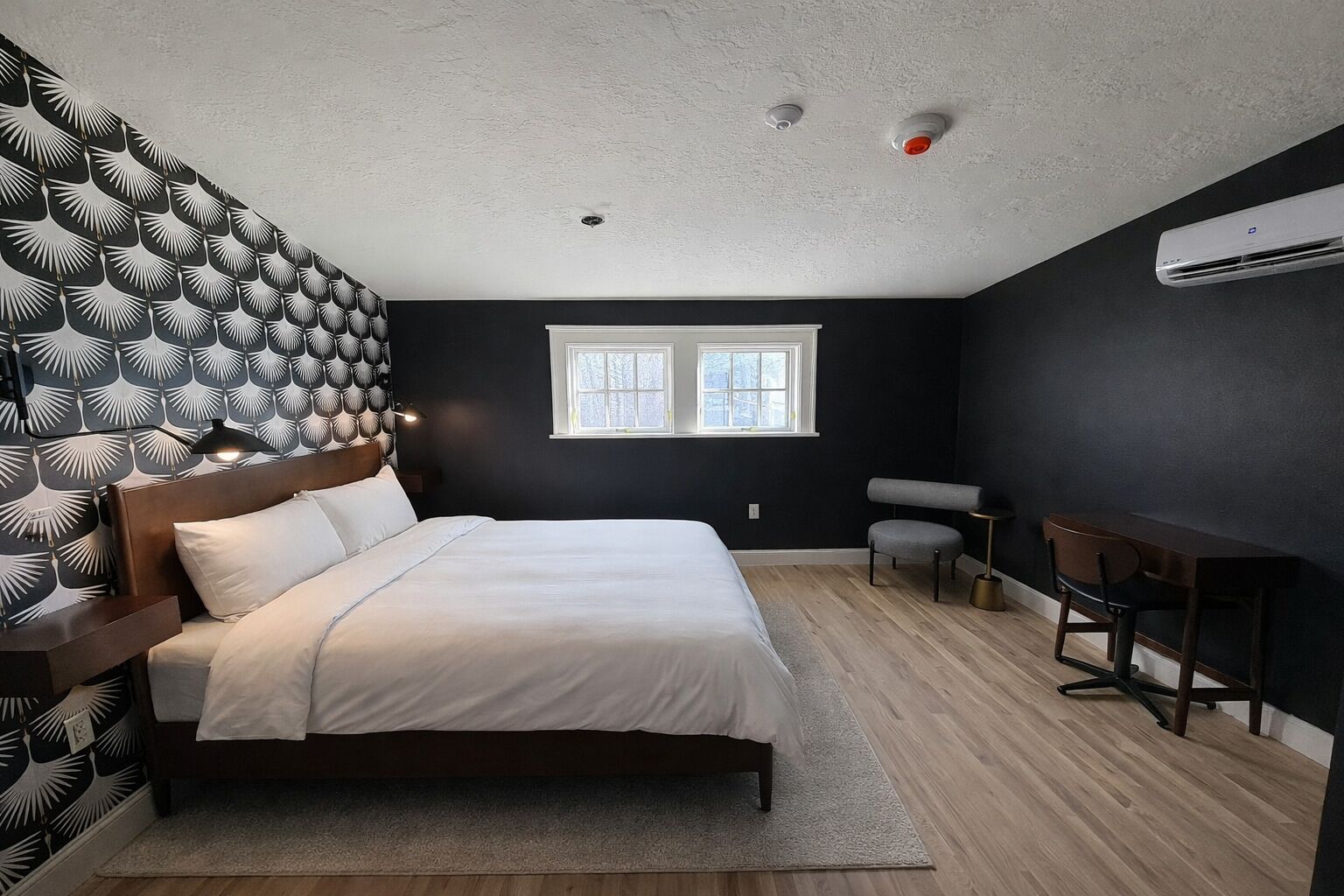 Habitació doble, 1 llit de matrimoni gran | Llençols de cotó egipci, roba de llit d'alta qualitat i cobrellits 