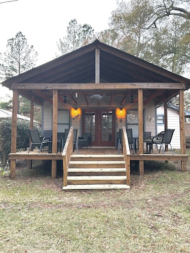 Charming House on River near Lake Sam Rayburn-Pool, Boat Parking, Covered Porch
