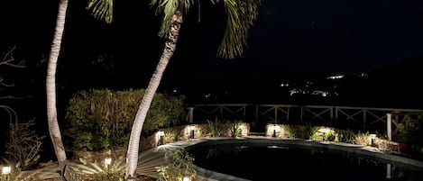 Baignoire à remous extérieure