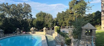 The Magic Castle Unit 6 -Six Flags Universal LAX