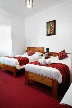 Quarto triplo standard | Wi-Fi de cortesia, roupa de cama