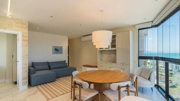 Basic Apartment | Living area