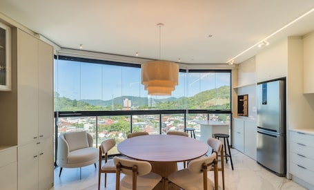 Basic Apartment | Dining. Fully Equipped Stays Just Steps From the sea in Pereque Mtrs