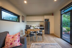 Fridge, microwave, oven, dishwasher - Overleigh Eco-Pod (Port Levy)