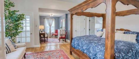5 bedrooms, travel crib, WiFi, bed sheets