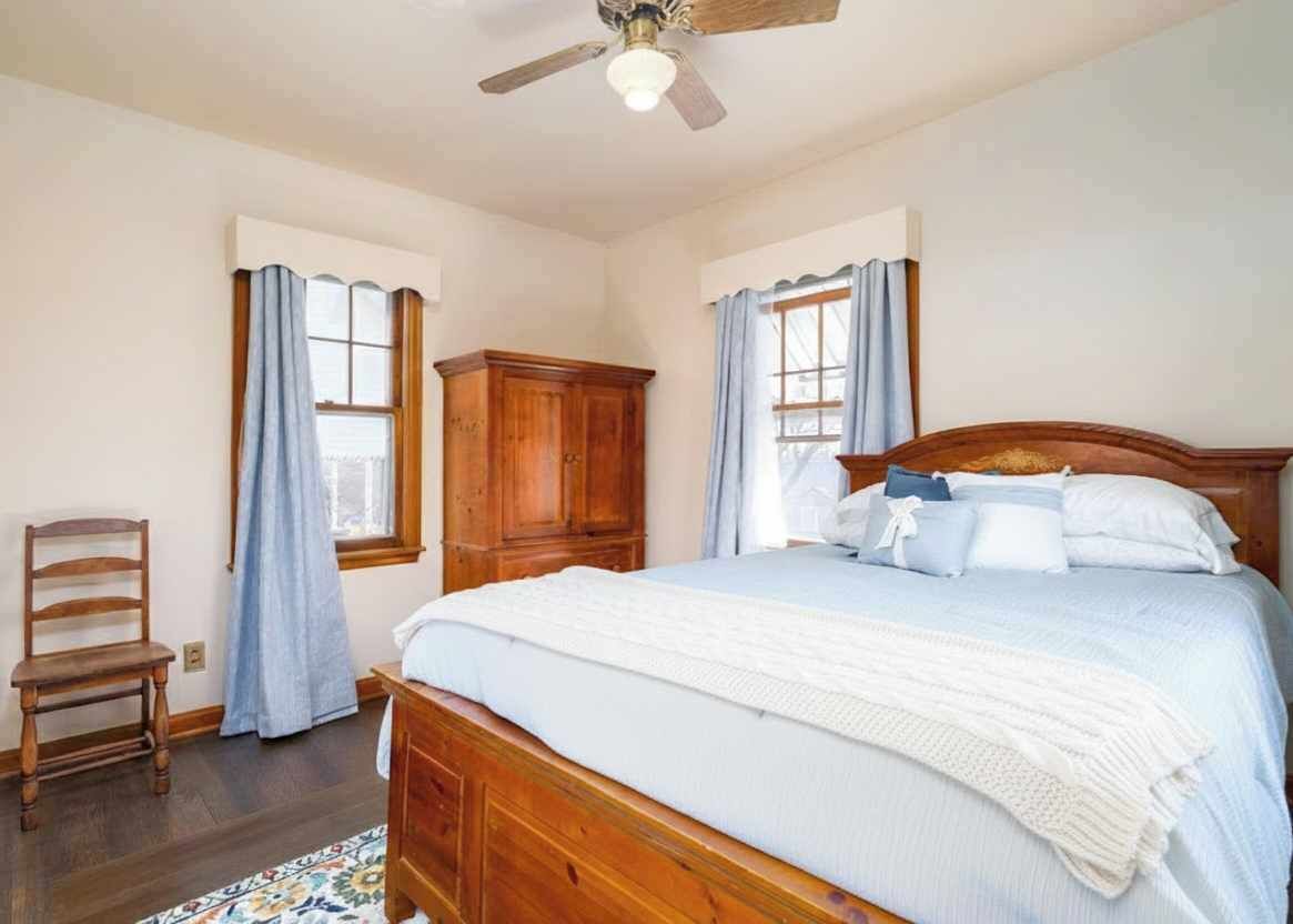 Schreibtisch, Bügeleisen/Bügelbrett, Reisekinderbett, kostenloses WLAN