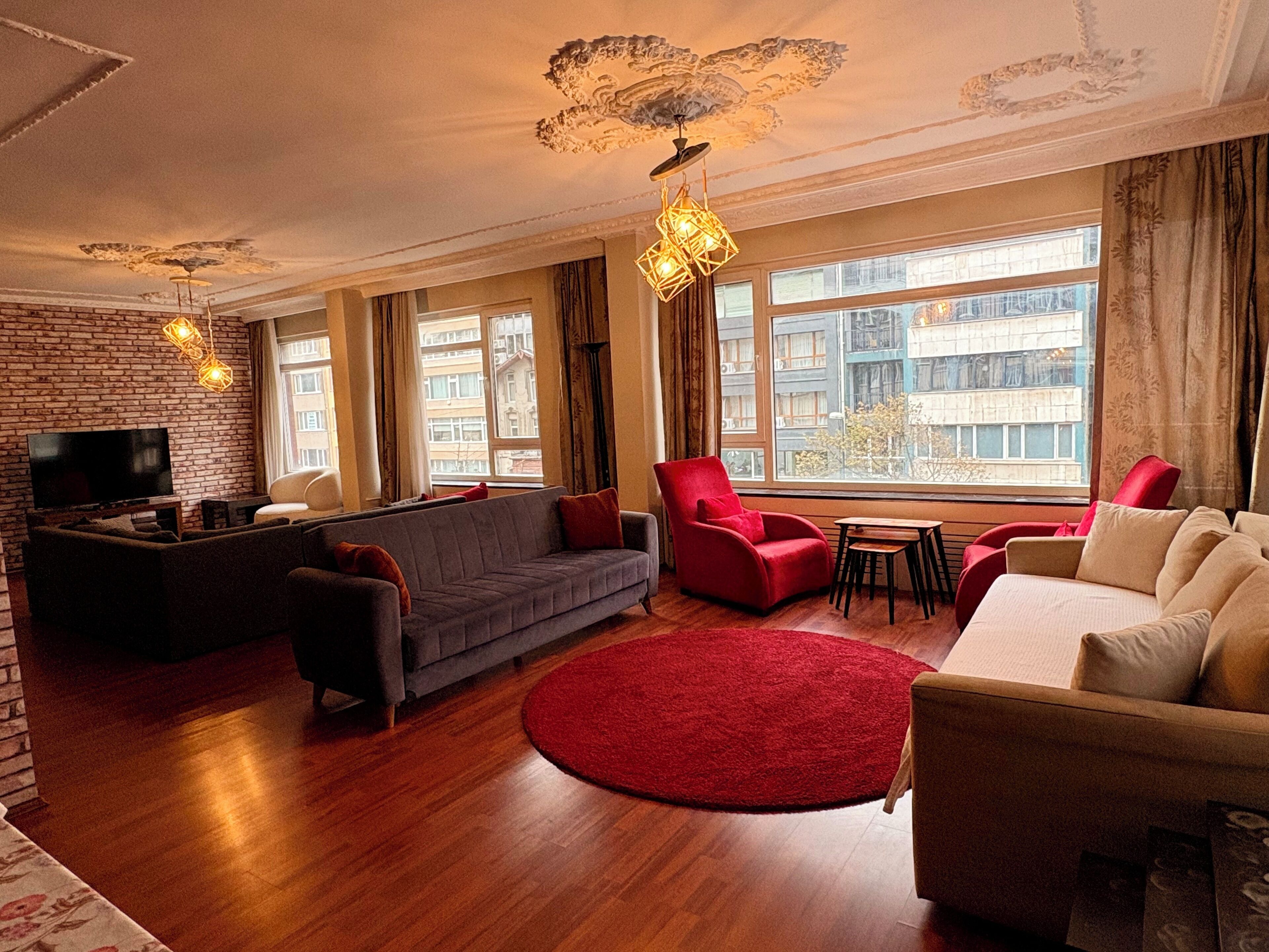 Spacious 4-bedroom Apartment In Central İstanbul Close To Metro Line - Beykoz