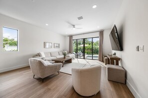 Smart TV, offices, computer monitors