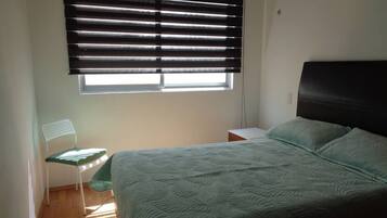 3 habitaciones, escritorio, wifi gratis y ropa de cama