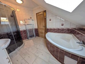 Bathroom - Holiday apartment with air conditioning, Wi-Fi and large garden (Balatonszárszó)