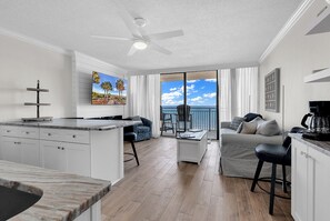 TV - Newly Renovated Luxury Oceanfront 15th‑Floor Condo Only Steps from Beach (Myrtle Beach)