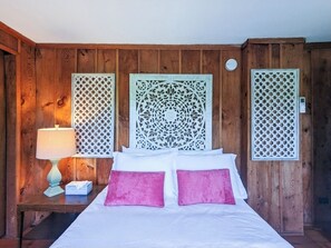 Een strijkplank/strijkijzer, gratis wifi, beddengoed