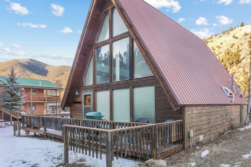 New Listing! Ski In Ski Out! "HH Creeks Legacy" Updated Cabin-In Town-Close to Copper Chairlift