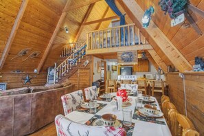 Dining - New Listing! Ski In Ski Out! "HH Creeks Legacy" Updated Cabin-In Town-Close to Copper Chairlift (Red River)