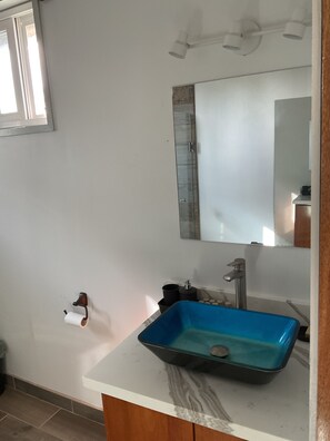 Bathroom - Hidden Treasure Vacation Home (Caye Caulker)