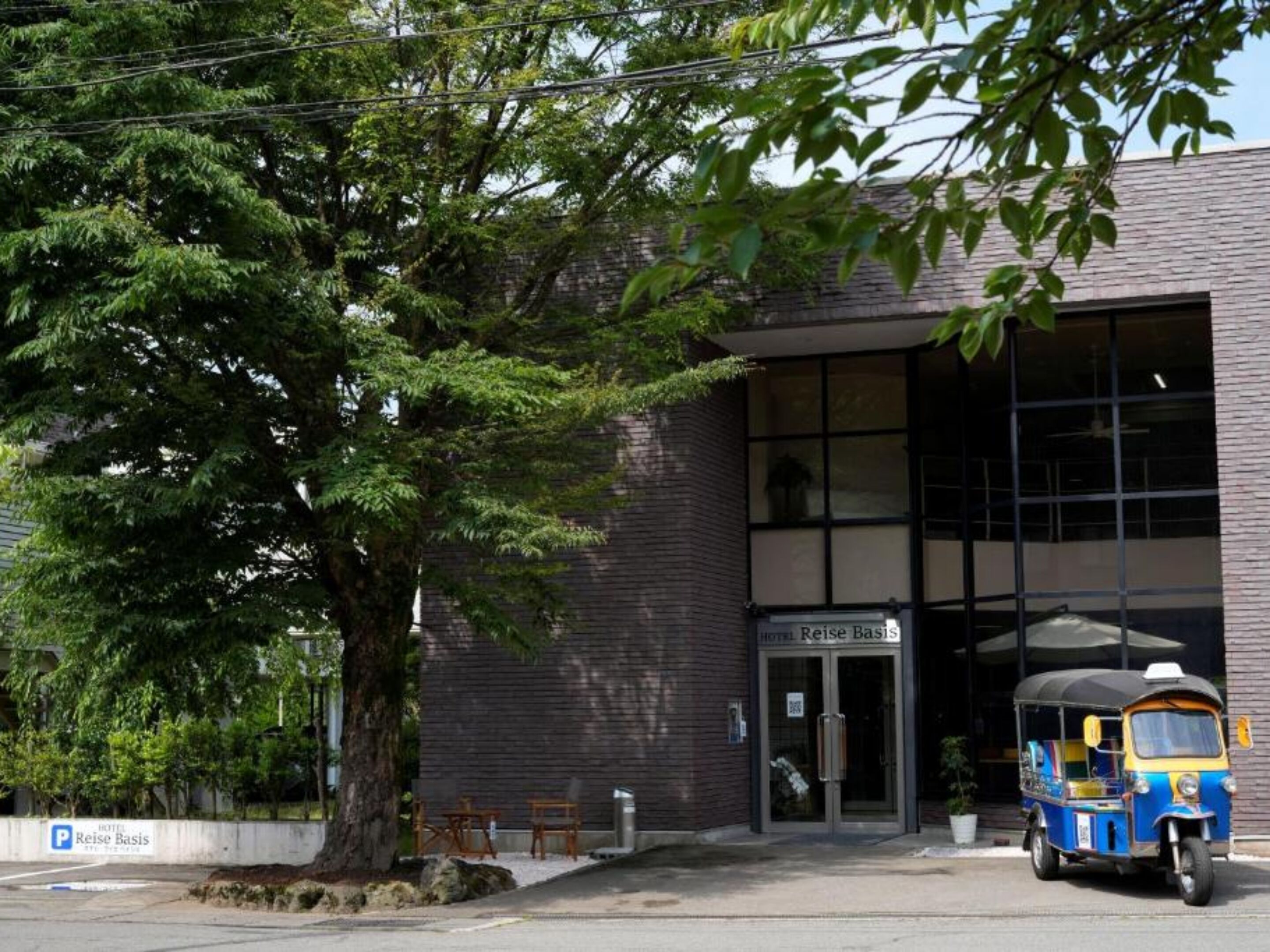 المنشأة من الخارج