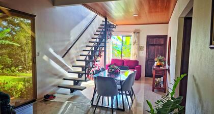 3-bedroom house in lovely San José with cool AC. Mid journey to Pacific Beaches