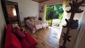 WiFi, bed sheets - 3-bedroom house in lovely San José with cool AC. Mid journey to Pacific Beaches (San José)