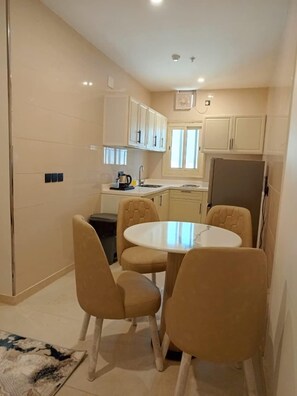 In-room dining - Bayat Serviced Apartments (Madinah)