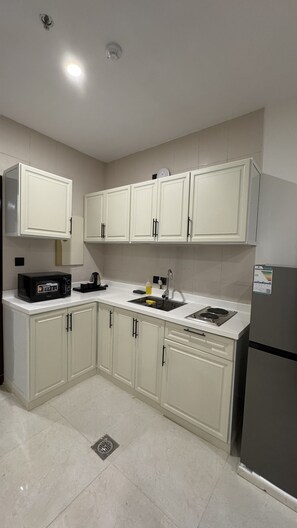 開放式客房, 1 張標準雙人床 | 私人廚房 | 雪櫃、微波爐、焗爐