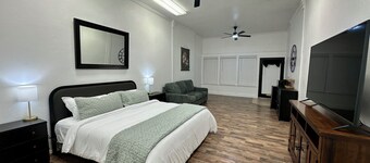 60th & Main-beautifully remodeled historic studio located in downtown Malad