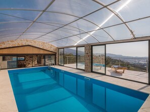 Pool - Charmantes Steinhaus mit tollem Panoramablick by Interhome (Split/Žrnovnica)