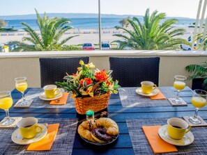 Outdoor dining - Wohnung in Žnjan by Interhome (Dragovode)