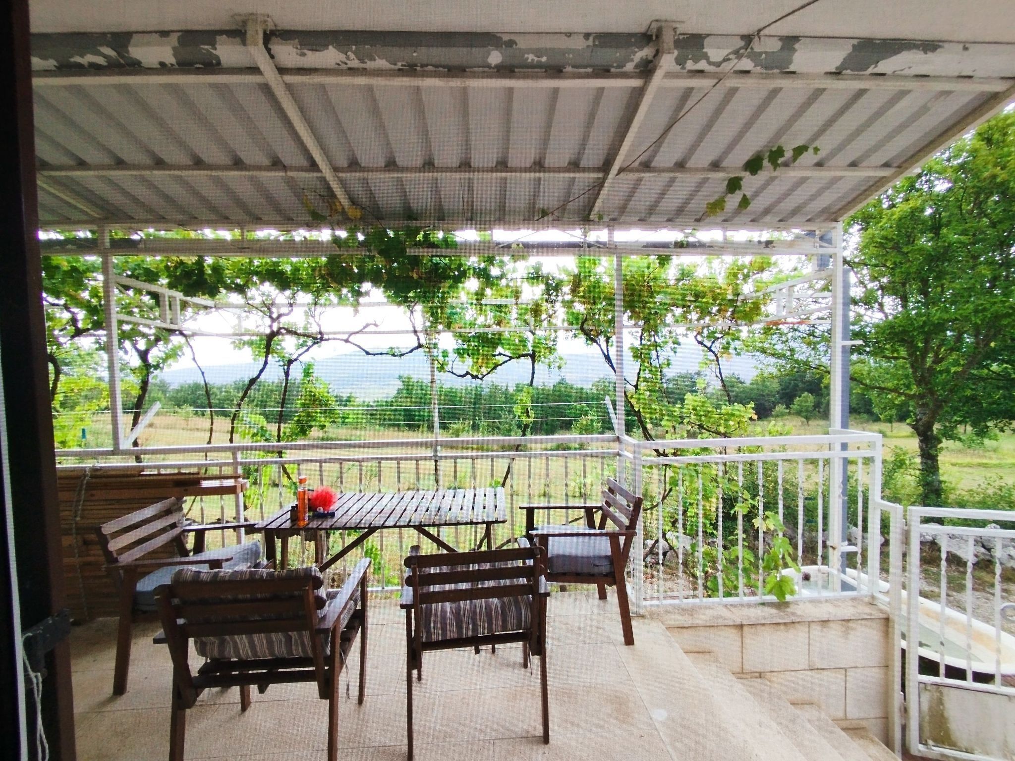 屋外ダイニングエリア