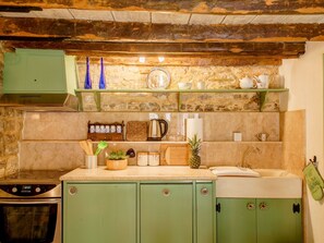 Kühlschrank, Kochgeschirr/Geschirr/Besteck