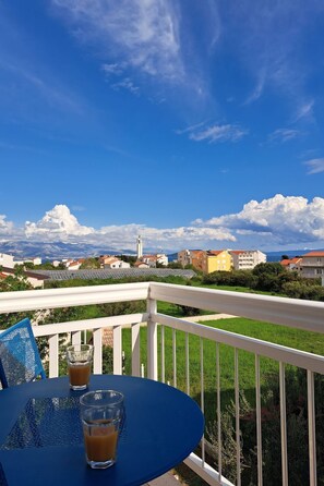 Outdoor dining - Wohnung "Penic" mit Blick auf das Wasser by Interhome (Kaštel Novi)