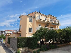 Exterior - Wohnung "Penic" mit Blick auf das Wasser by Interhome (Kaštel Novi)