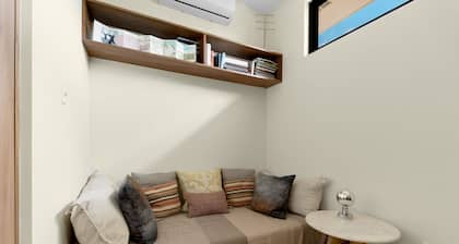 New designer 4-bedroom house with stunning ocean views . House mom included