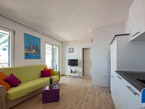 TV - mit Blick auf das Wasser by Interhome (Trogir/Okrug Donji)