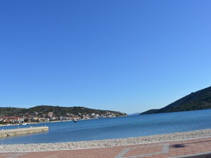 Beach - Wohnung in Vinišće mit privatem Parkplatz by Interhome (Vinišće)