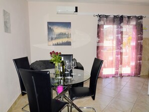 Dining - Schöne Wohnung in Strandnähe by Interhome (Vinišće)