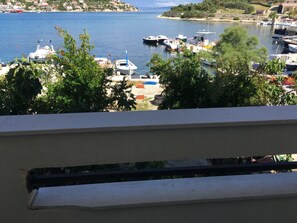 Property grounds - Idyllische, moderne Ferienwohnung direkt am Meer by Interhome (Marina)