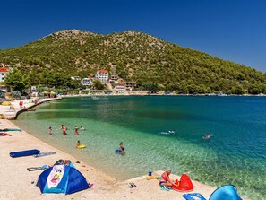 Beach - Luxuriöse Villa mit Infinity-Außenpool by Interhome (Marina)