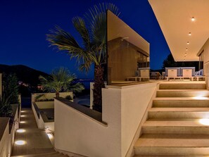 Property grounds - Luxuriöse Villa mit Infinity-Außenpool by Interhome (Marina)