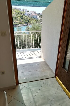 Interior - Appartement mit überdachter Terrasse by Interhome (Podorljak)