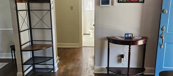 Superb 3-bedroom house. Minutes away from major hospitals. Close to VUU and VCU.