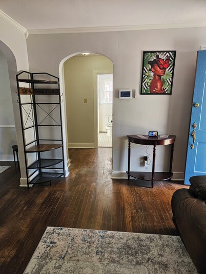 Superb 3-bedroom house. Minutes away from major hospitals. Close to VUU and VCU.