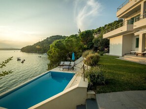Pool - am Strand by Interhome (Brodarica/Žaborić)