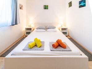 Internet - "Sunny Apartmen" direkt am Strand by Interhome (Tisno)