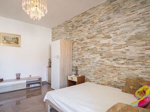 Internet - Moderne Strandwohnung in zentraler Lage by Interhome (Biograd na Moru)