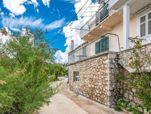 Property grounds - Wohnung in Preko mit Terrasse und Grill by Interhome (Ugljan/Preko)