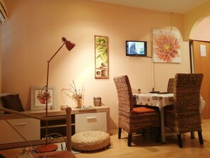 Dining - Studio-Apartment im Obergeschoss by Interhome (Debeljak)