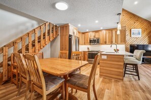Dining - Pine Ridge 5F: Shared Amenities-Great Location! (Breckenridge)