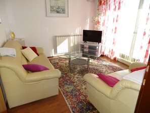 TV - Wohnung Vlahov by Interhome (Crno)
