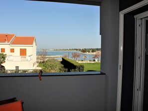 Interior - mit Blick auf das Wasser by Interhome (Zaton)